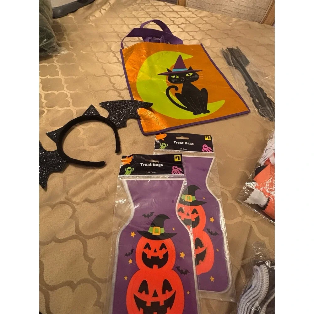 Halloween Party Favors Large Lot : Trick or Treat, Bags Sign Masks Accessories